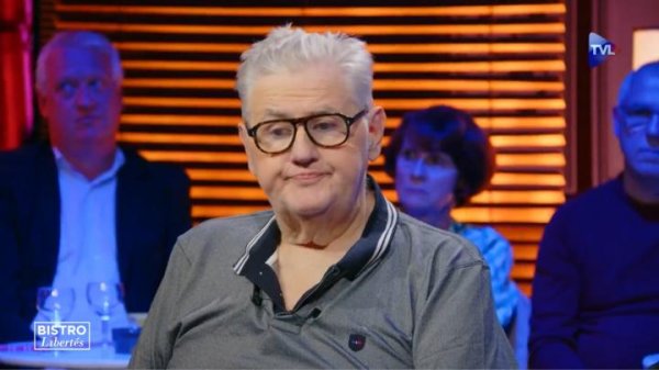 记者：法国队当今全是黑东谈主，我女儿11岁时在队里被黑东谈主期侮