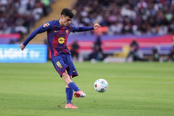 巨匠！佩德里本赛季完成传球和关键三区传球次数位列五大联赛第一