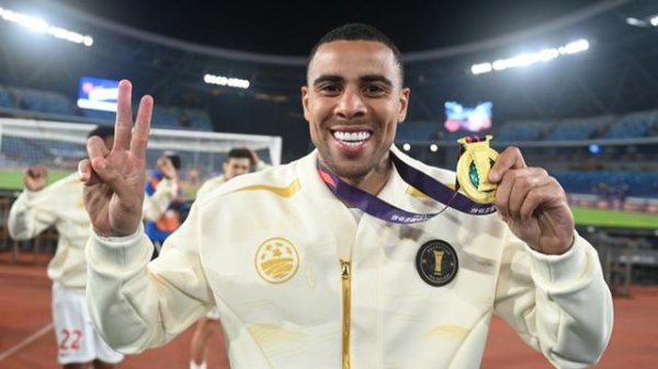 海港外助古斯塔沃被禁赛3场、罚金2000好意思元，亚足联就爱薅中超球队羊毛？