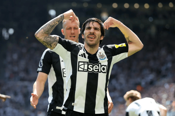 斯科尔斯: 我心中的英超最好中场是托纳利, 他比赖斯更优秀