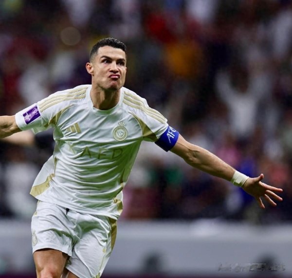 当代足坛丢点榜: C罗超梅西! 唯独总罚数超200先生!