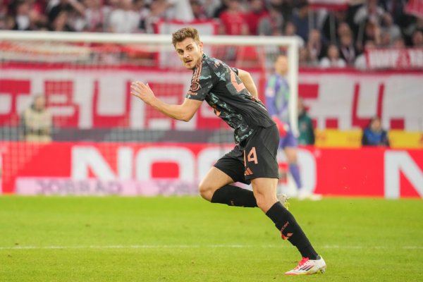 拜仁官方：斯坦尼西奇收复球队合练，格纳布里进行个东谈主有球历练