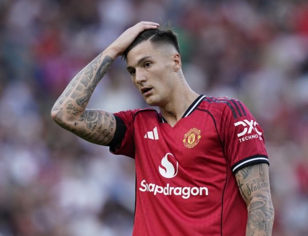 默森：我知谈阿莫林心爱用芒特，但对阵布莱顿更适应魁岸的舍什科