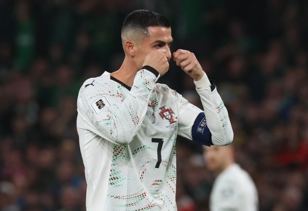 葡媒：C罗应该感到耻辱，他懦夫般的举止就大概我方少量错也莫得