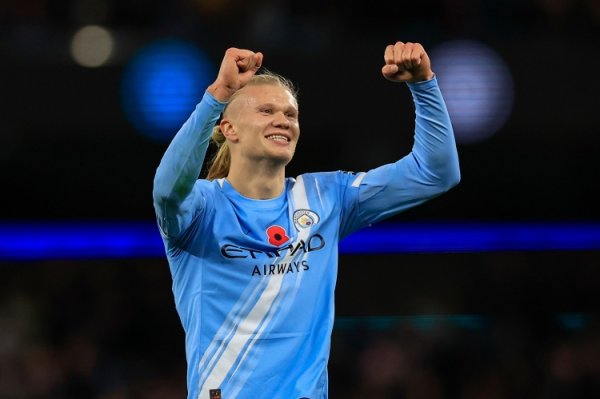 吓东说念主😱哈兰德本赛季20场狂轰32球，只对热刺和维拉没进球