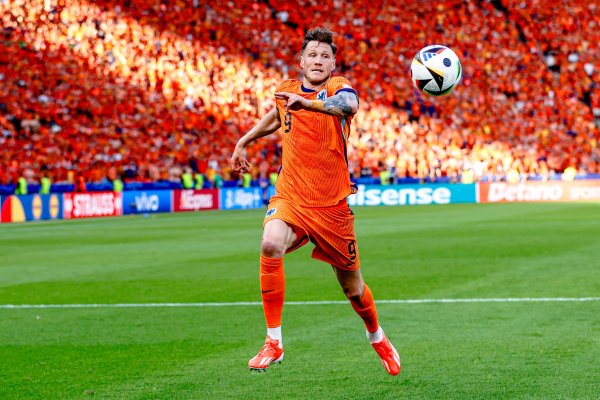 荷兰官方：韦霍斯特体格出现轻细不适，已离建国度队考验营