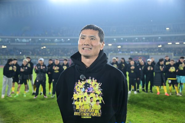 西海岸董事长：祝邵佳一指导国足获取好获利，但愿球迷能多多包容